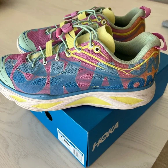 Hoka Huaka Origins athletic shoes - Picture 1 of 4
